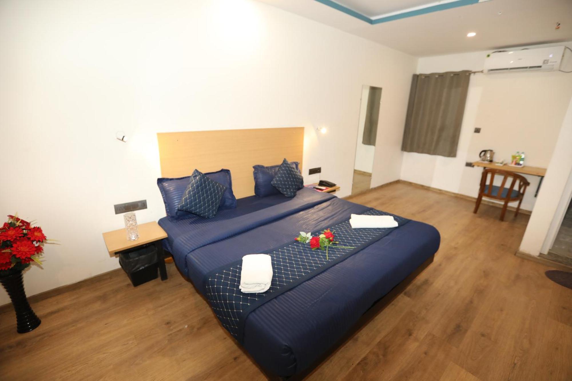 Hotel Noida Grand Sec 58 Esterno foto