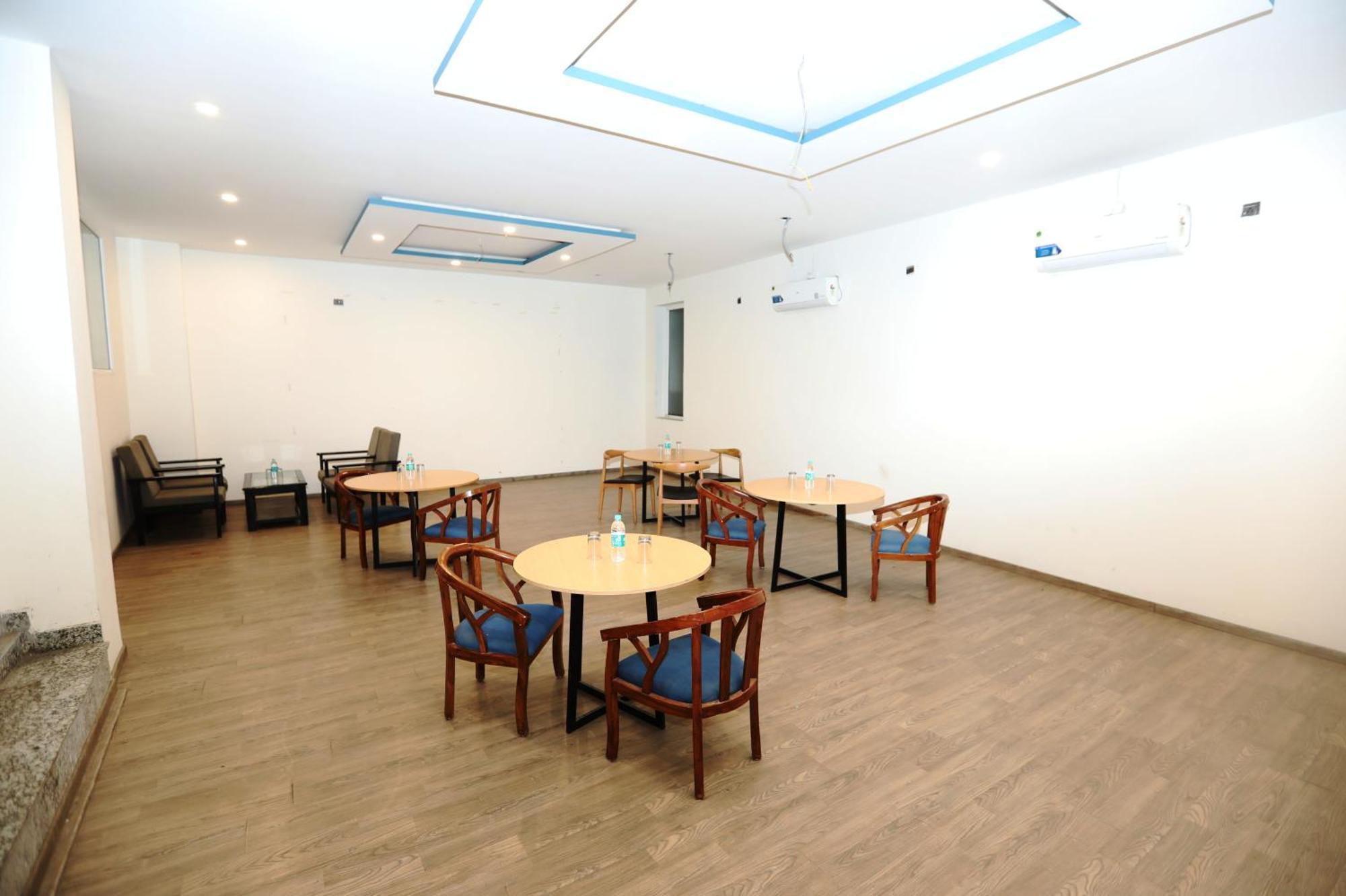 Hotel Noida Grand Sec 58 Esterno foto