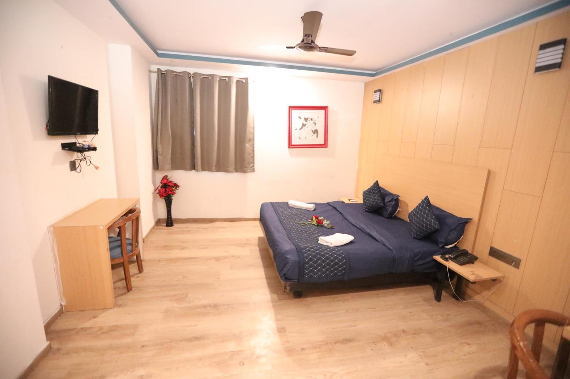 Hotel Noida Grand Sec 58 Esterno foto