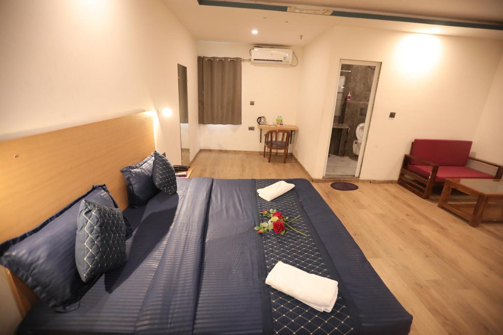Hotel Noida Grand Sec 58 Esterno foto