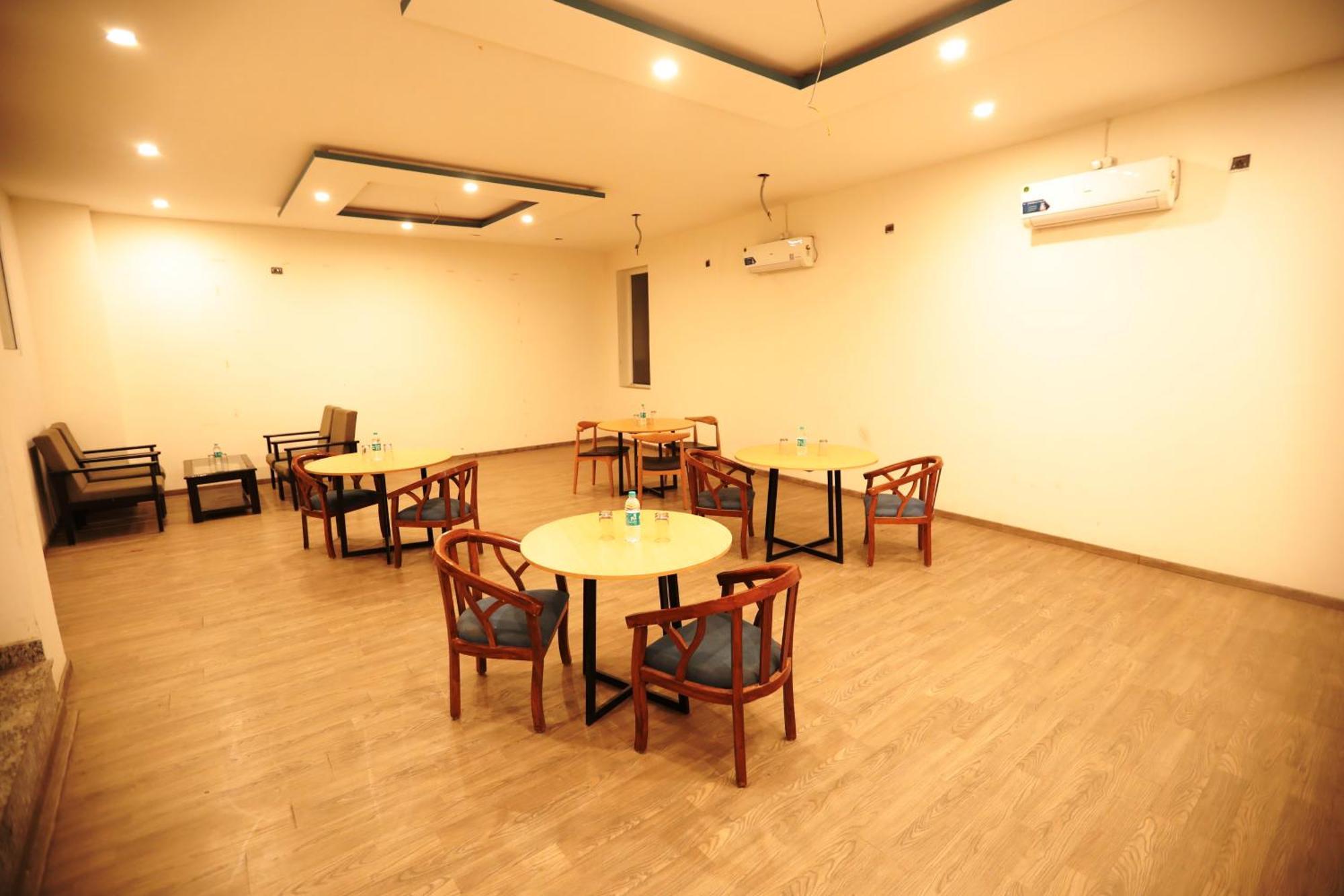 Hotel Noida Grand Sec 58 Esterno foto