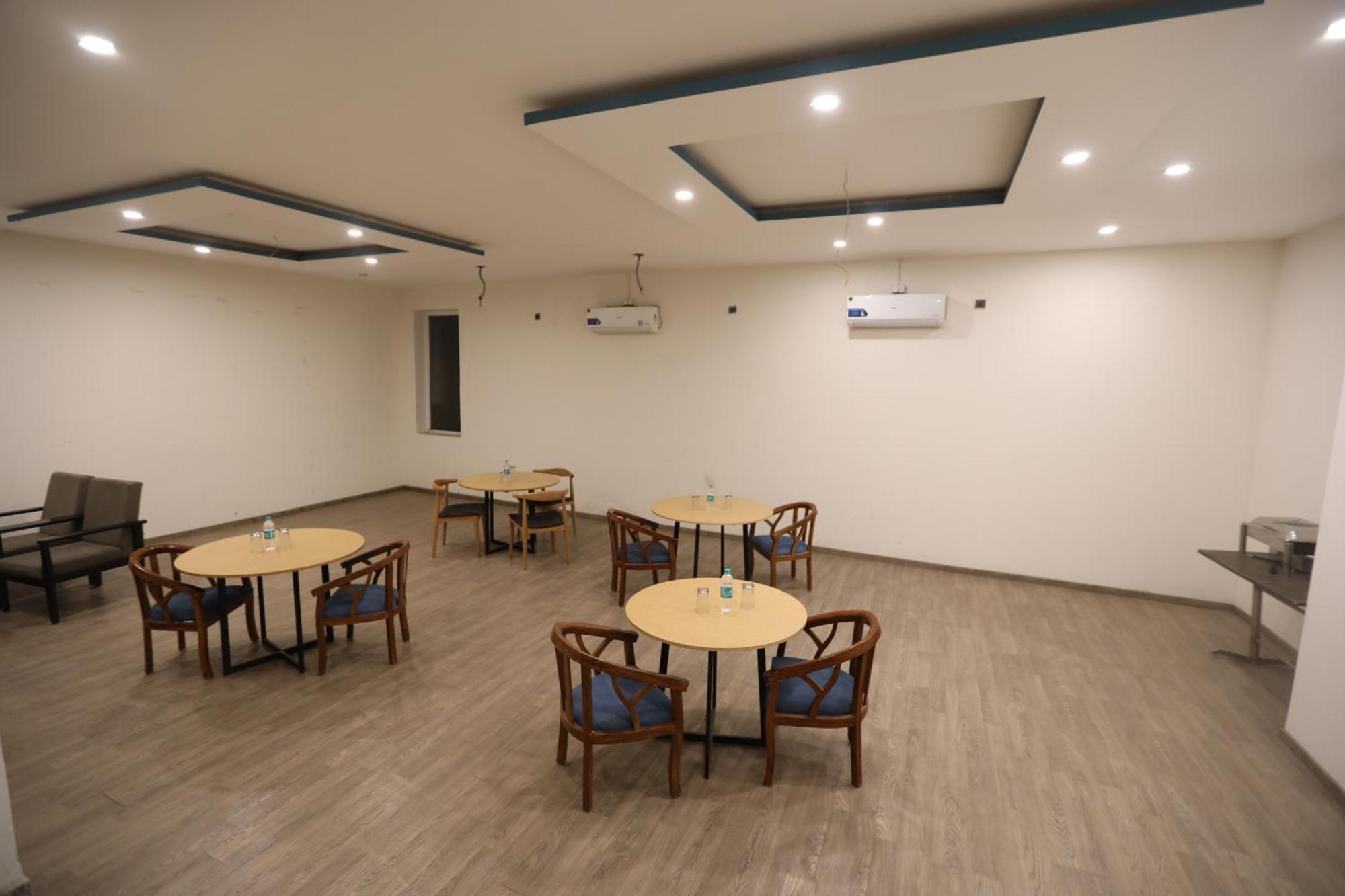 Hotel Noida Grand Sec 58 Esterno foto