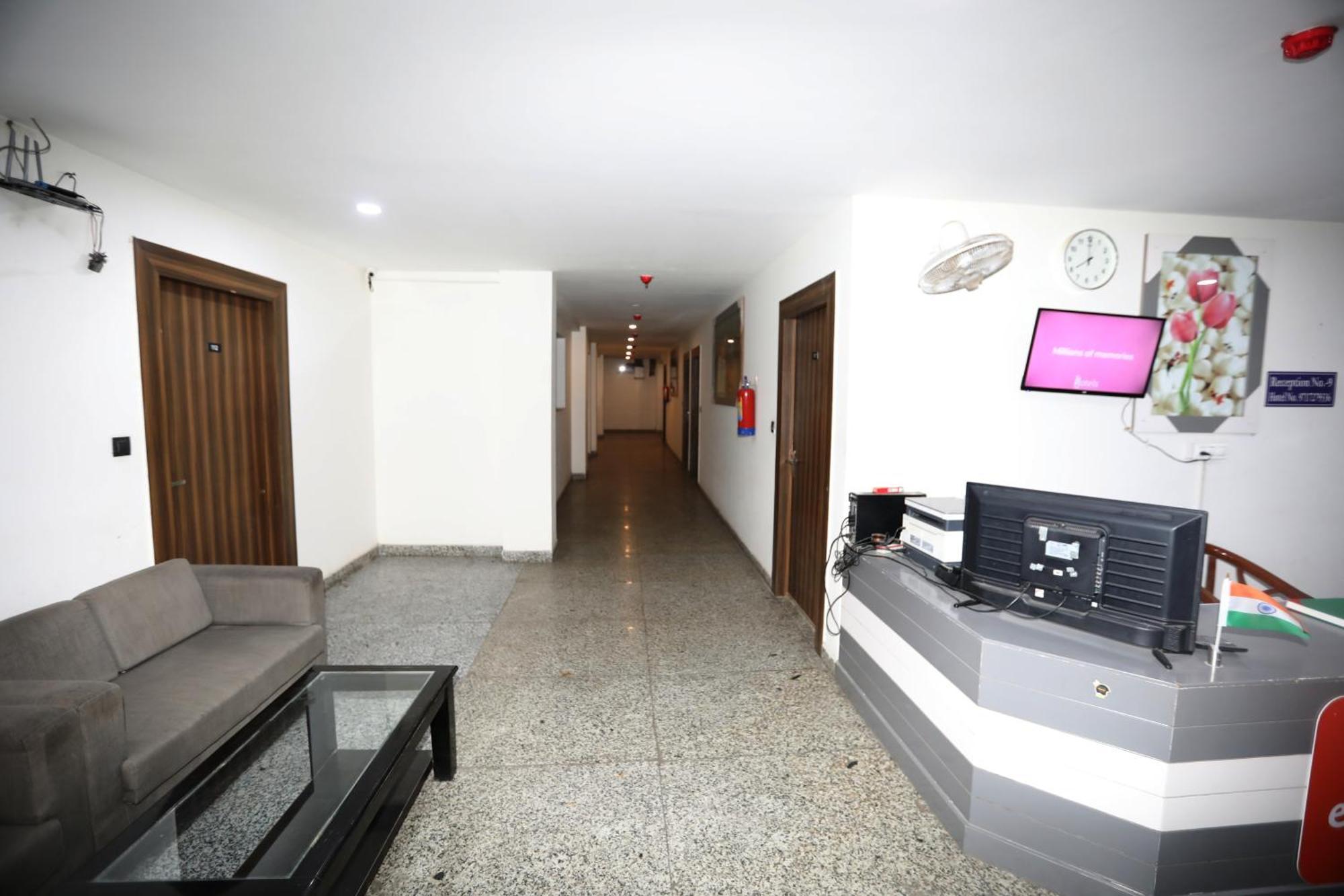 Hotel Noida Grand Sec 58 Esterno foto