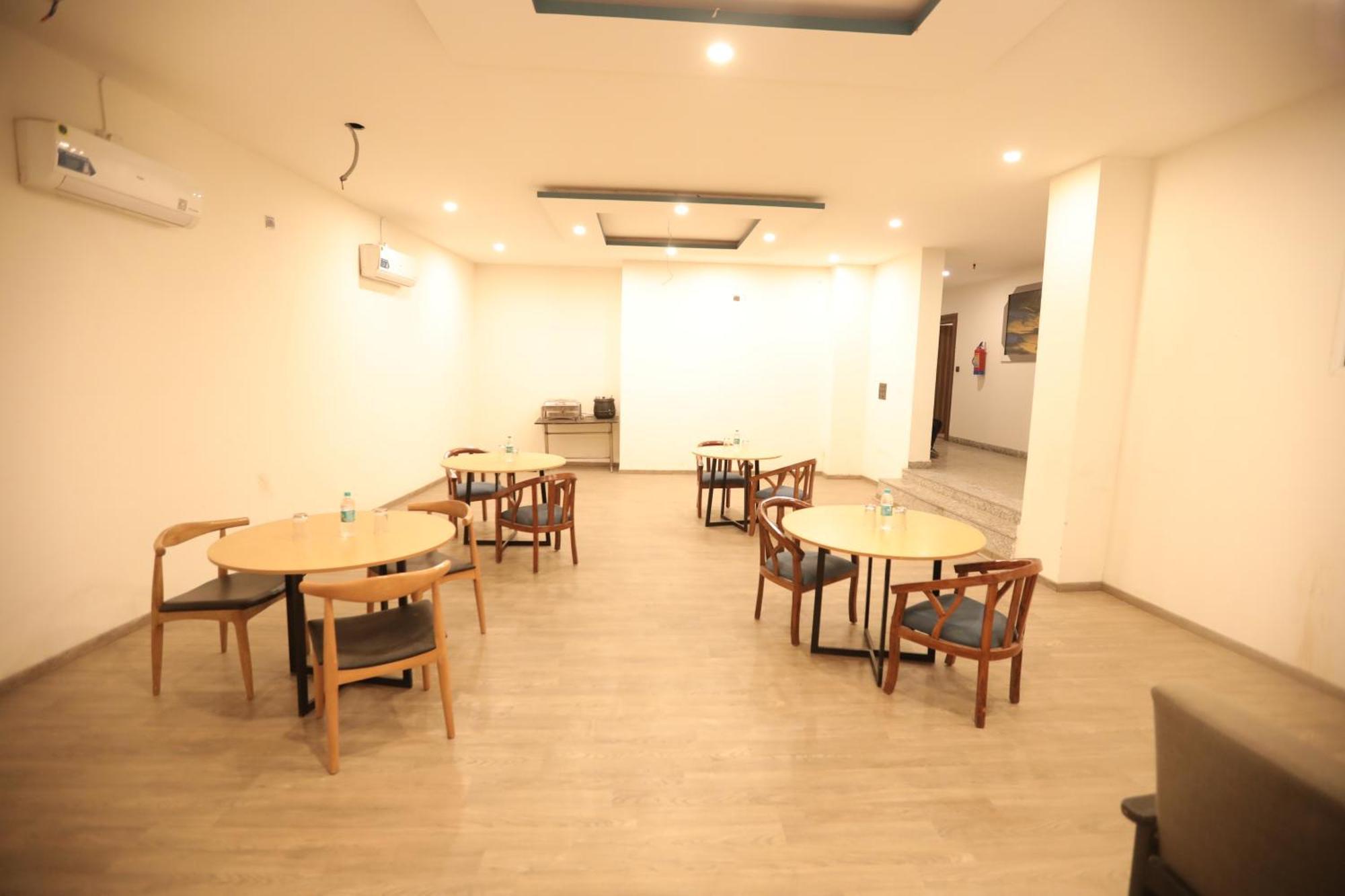Hotel Noida Grand Sec 58 Esterno foto