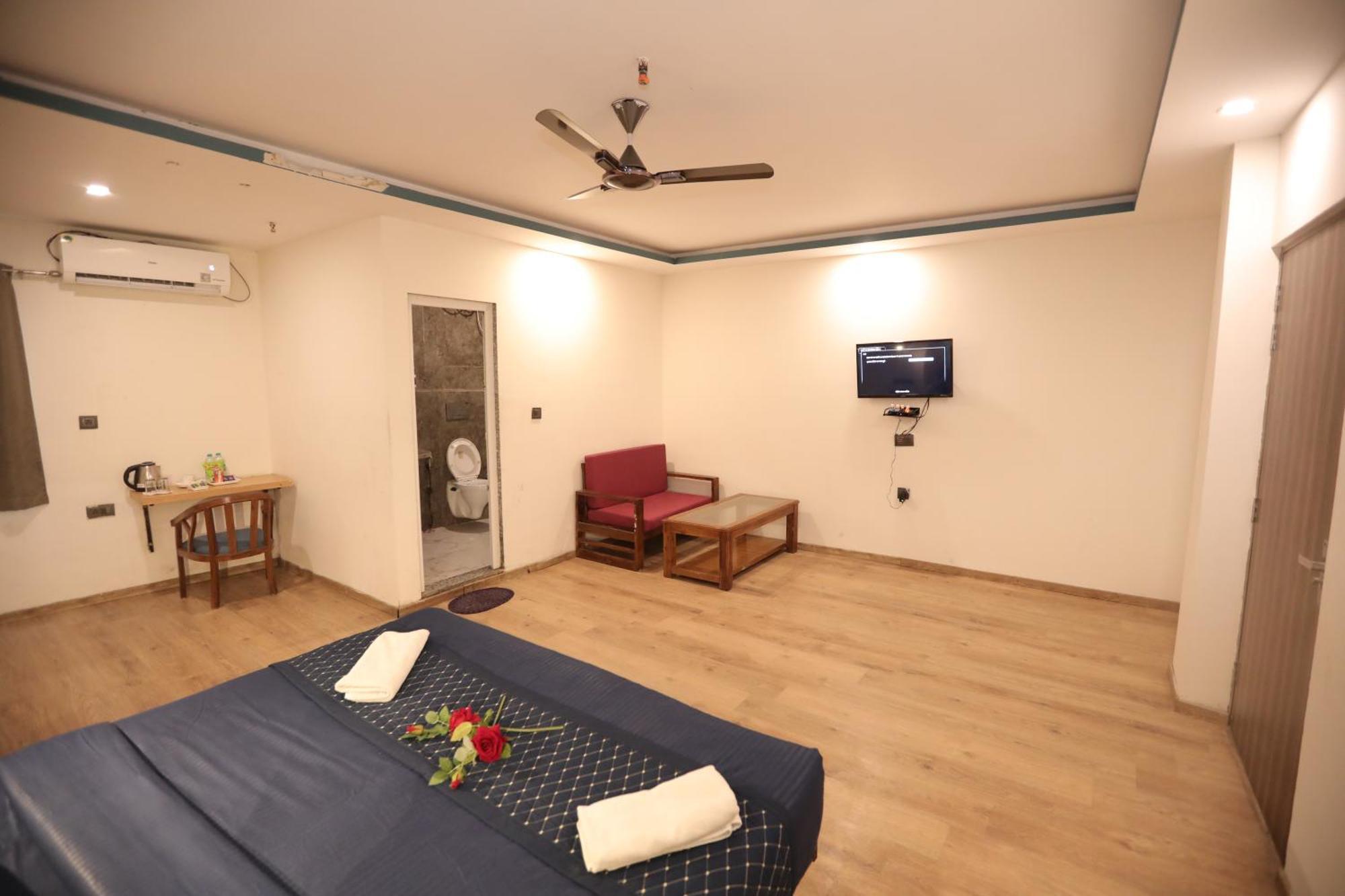 Hotel Noida Grand Sec 58 Esterno foto