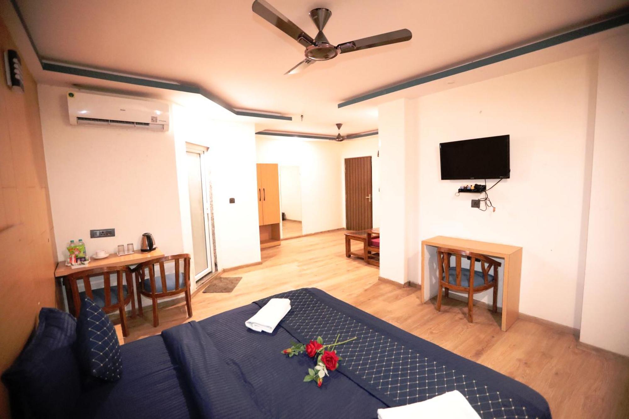 Hotel Noida Grand Sec 58 Esterno foto