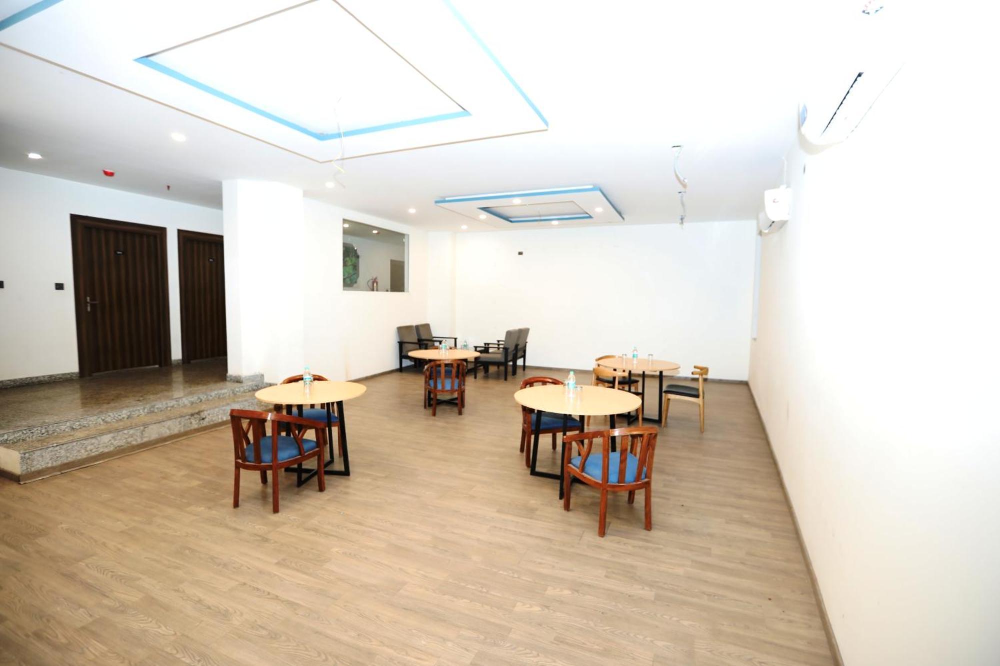 Hotel Noida Grand Sec 58 Esterno foto