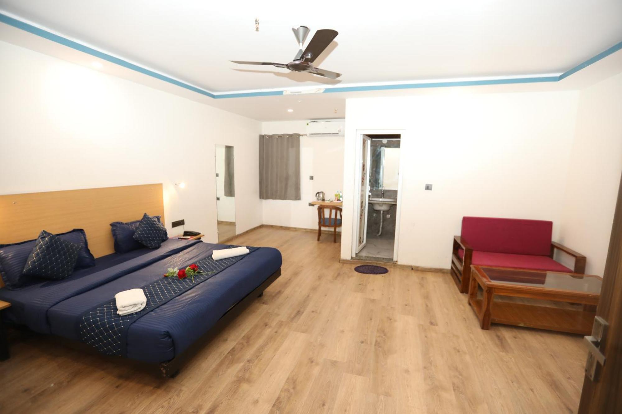 Hotel Noida Grand Sec 58 Esterno foto
